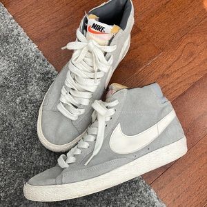 Nike mid blazer